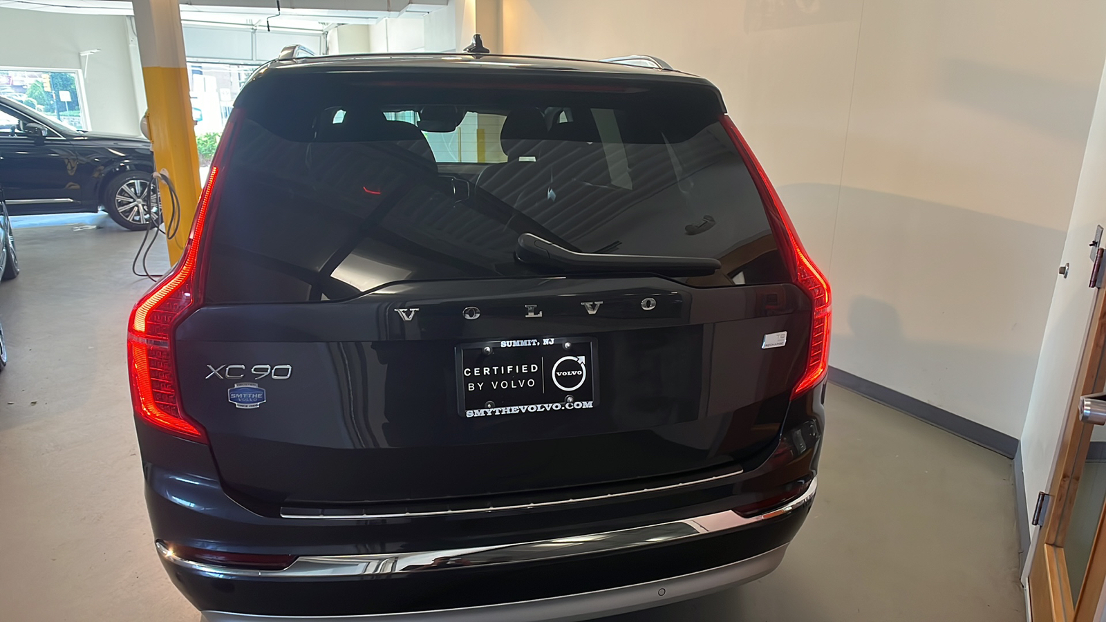 2022 Volvo XC90 Recharge Plug-In Hybrid T8 Inscription Expression 6 Passenger 4