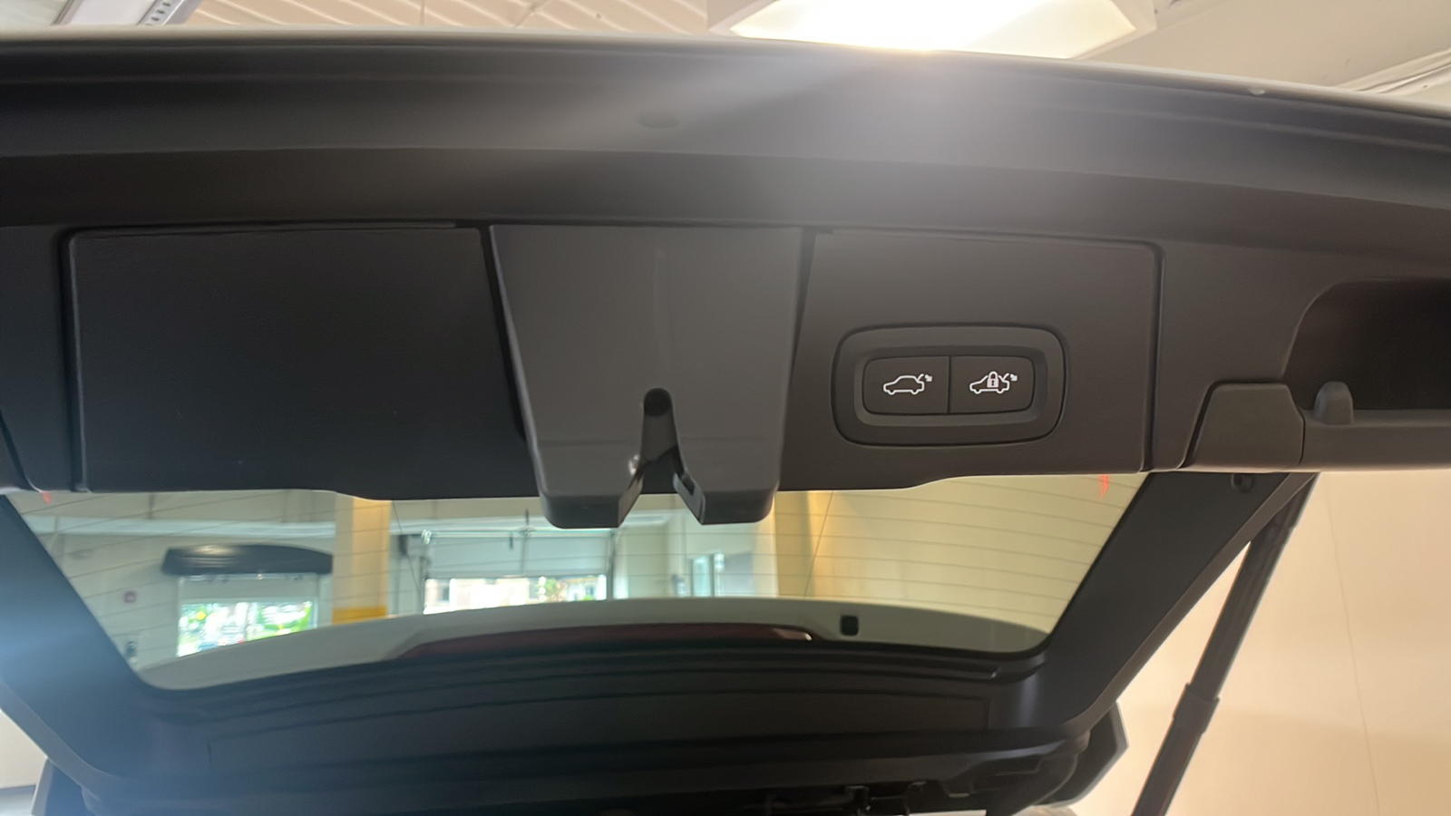2022 Volvo XC60 Recharge Plug-In Hybrid T8 Inscription 6