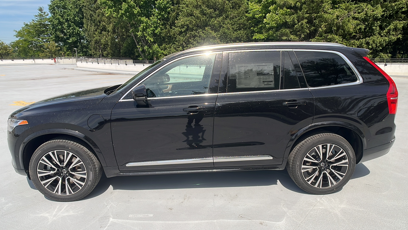 2024 Volvo XC90 Recharge Plug-In Hybrid T8 Plus Bright Theme 7 Passenger 2