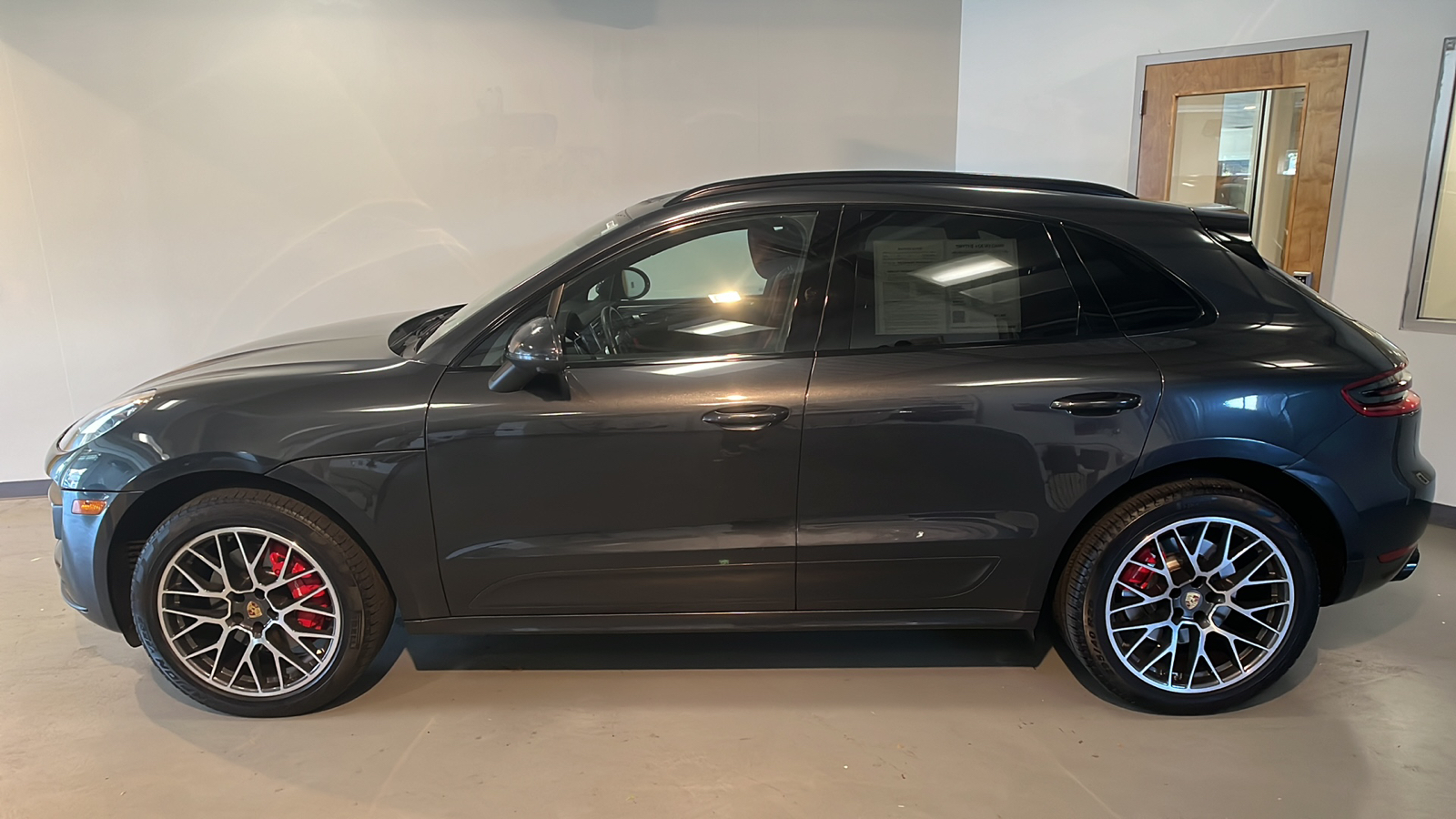 2017 Porsche Macan Turbo 2