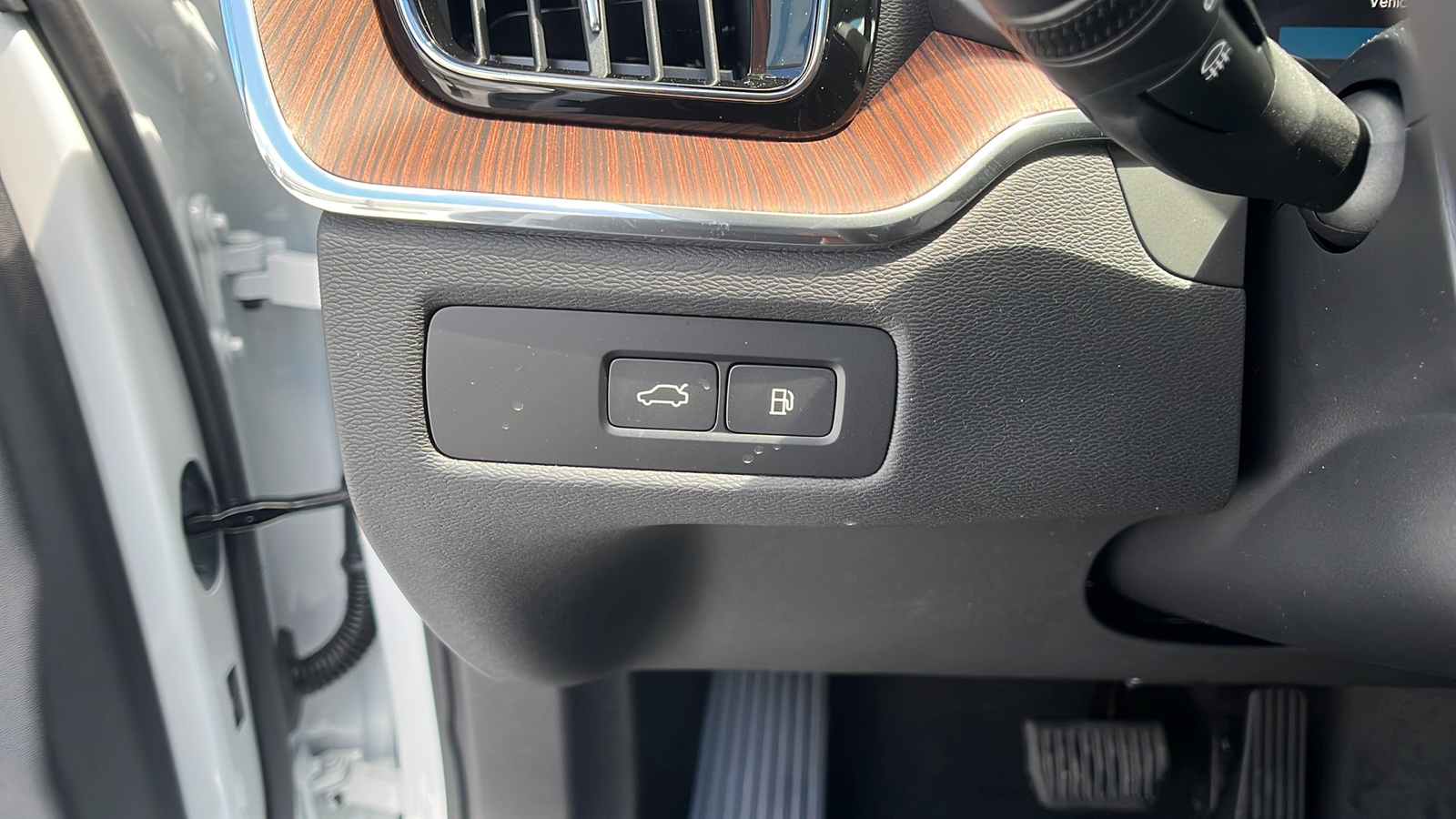 2024 Volvo XC60 Recharge Plug-In Hybrid T8 Plus Dark Theme 15