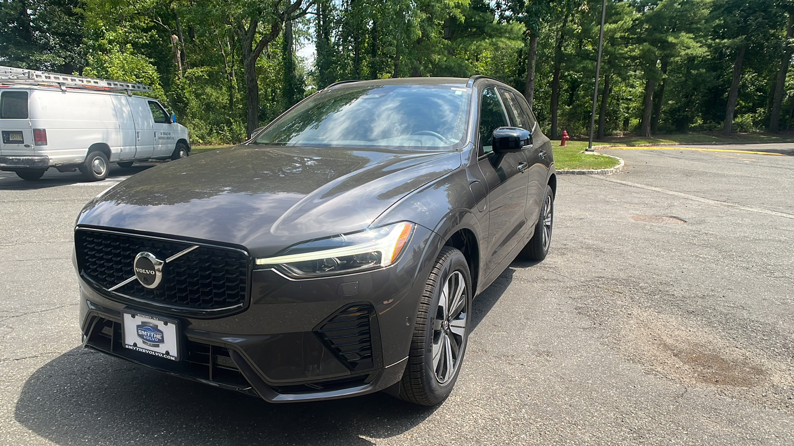 2025 Volvo XC60 Plug-In Hybrid T8 Plus 1