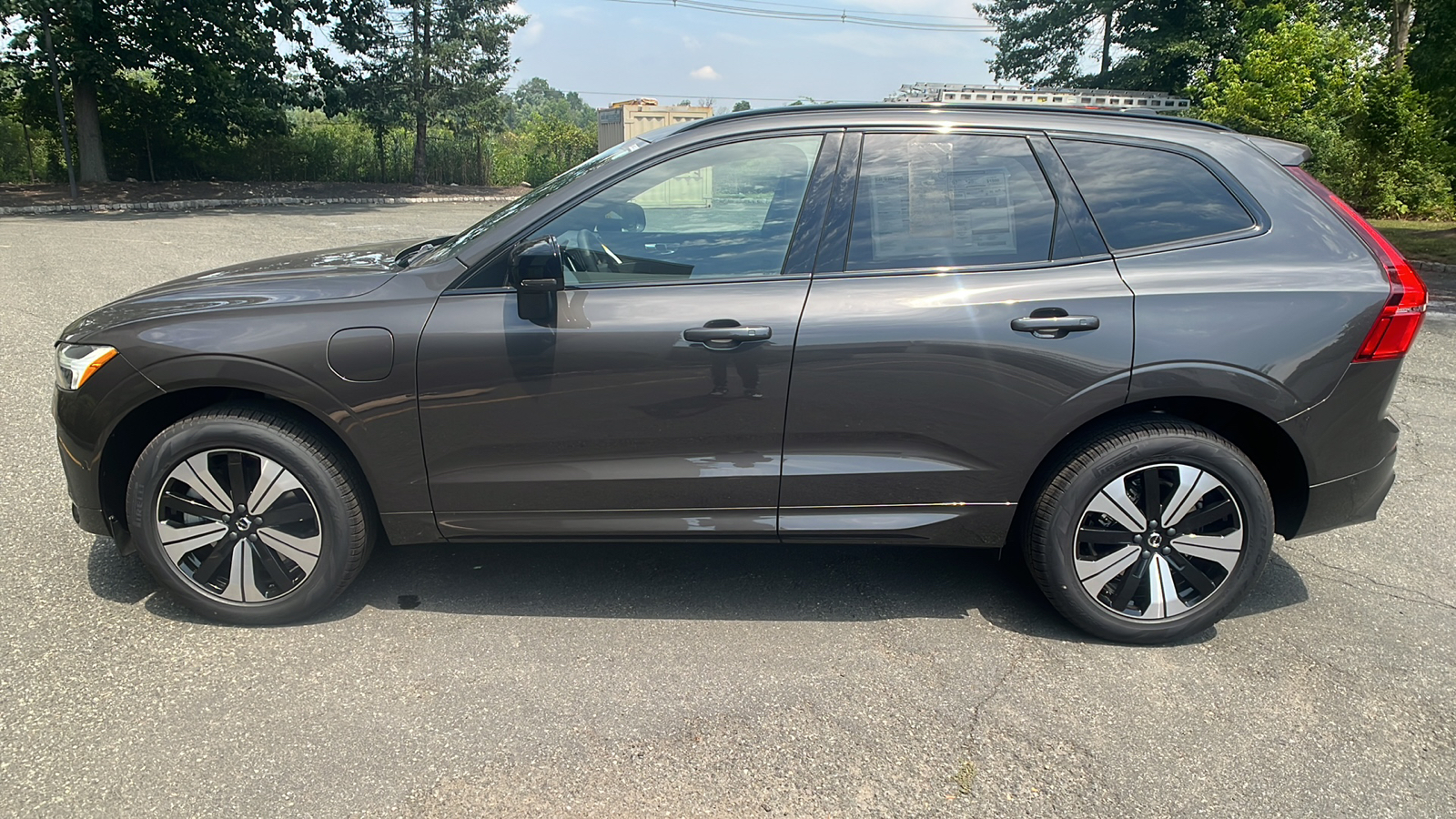 2025 Volvo XC60 Plug-In Hybrid T8 Plus 2