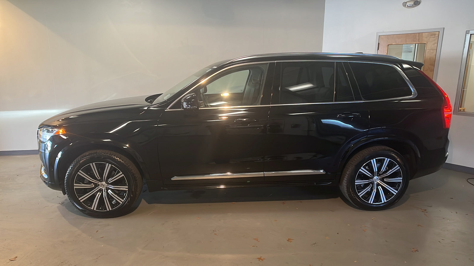 2025 Volvo XC90 B6 Plus 7-Seater 2