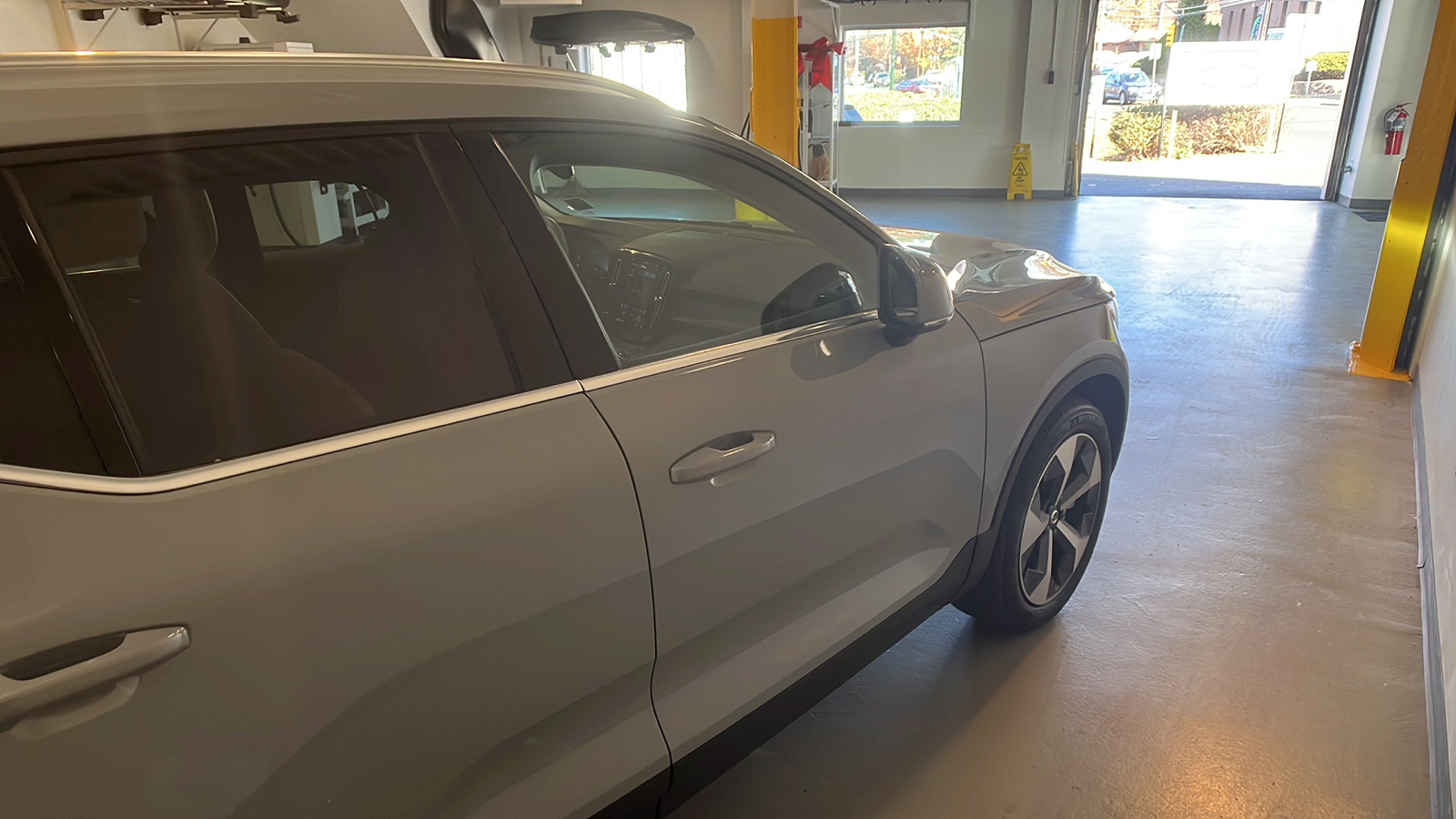 2025 Volvo XC40 B5 Plus Bright Theme 7