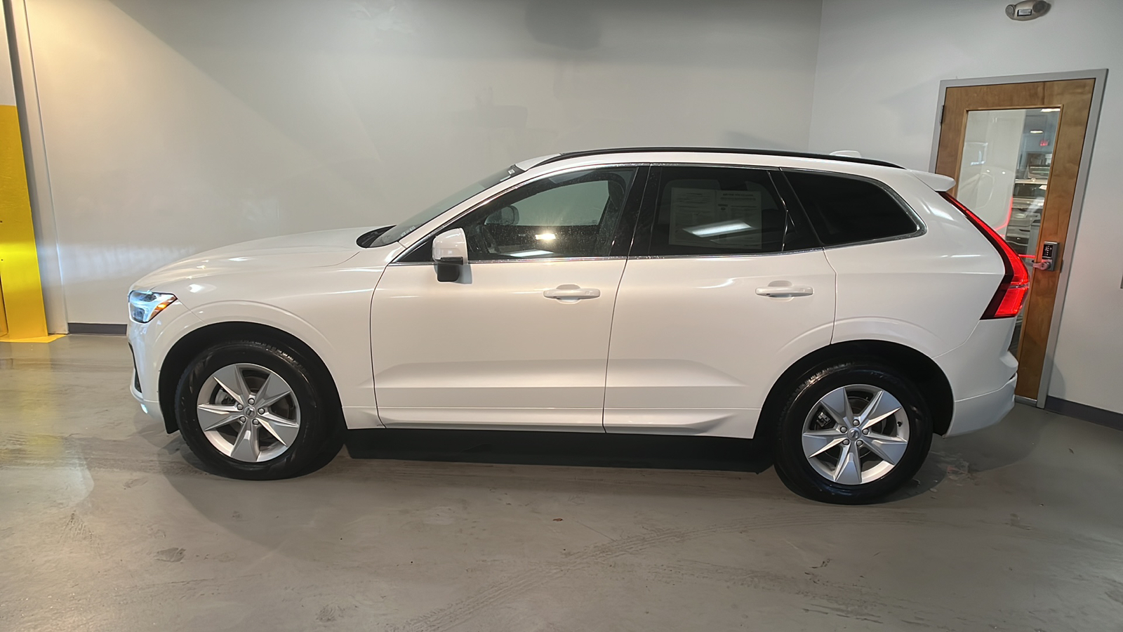 2022 Volvo XC60 B5 Momentum 2