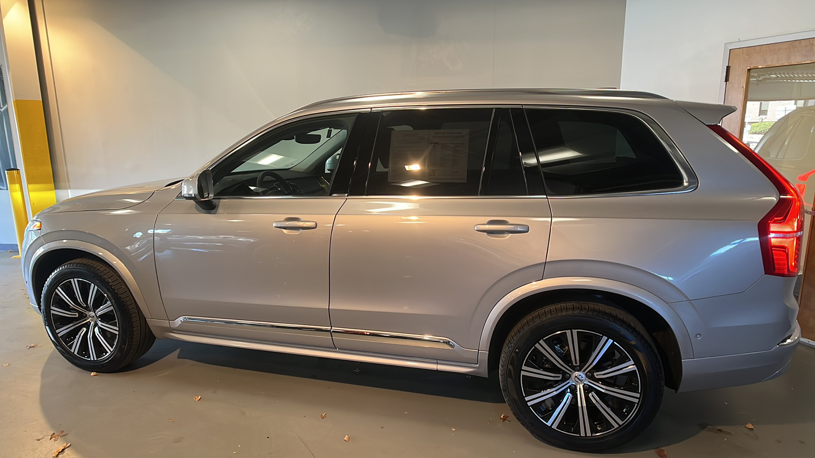 2025 Volvo XC90 B6 Plus 7-Seater 2