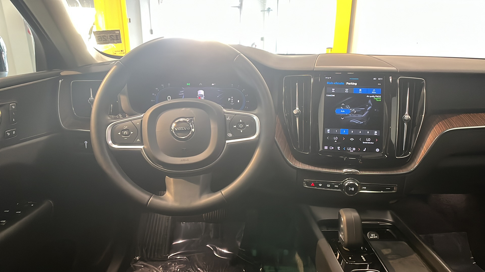 2022 Volvo XC60 B5 Momentum 10