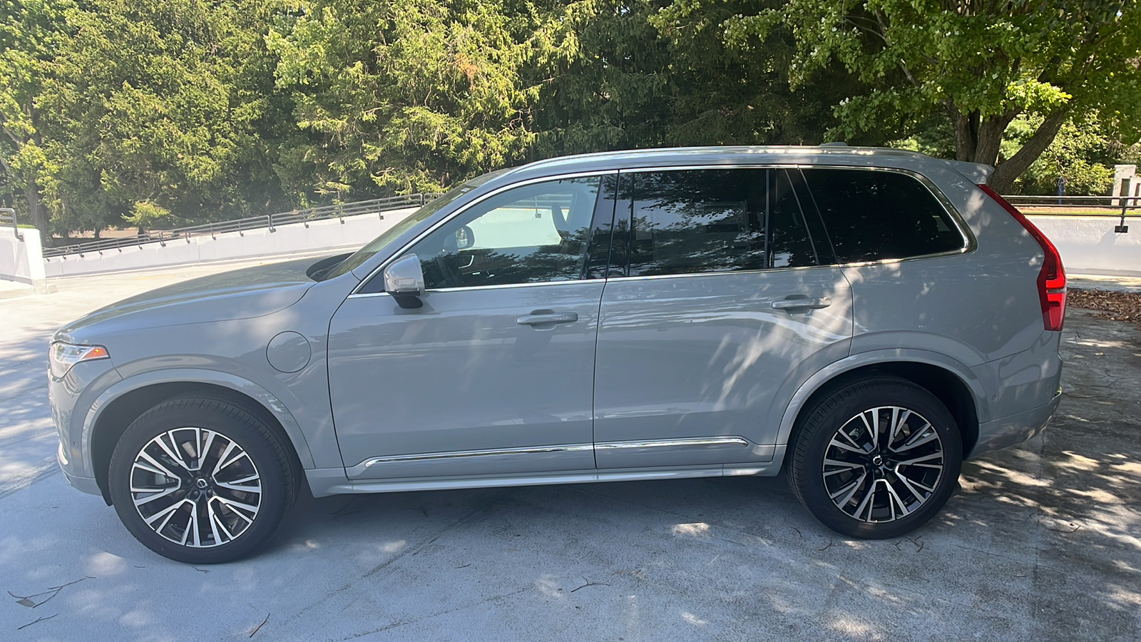 2025 Volvo XC90 Plug-In Hybrid T8 Plus 2