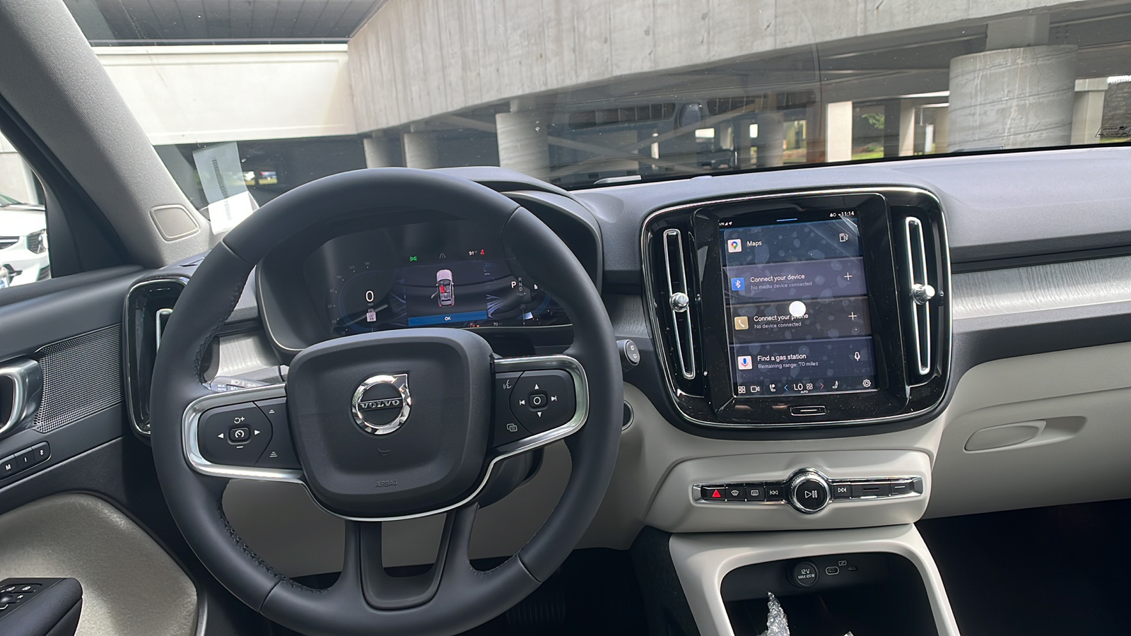 2025 Volvo XC40 B5 Plus Bright Theme 10