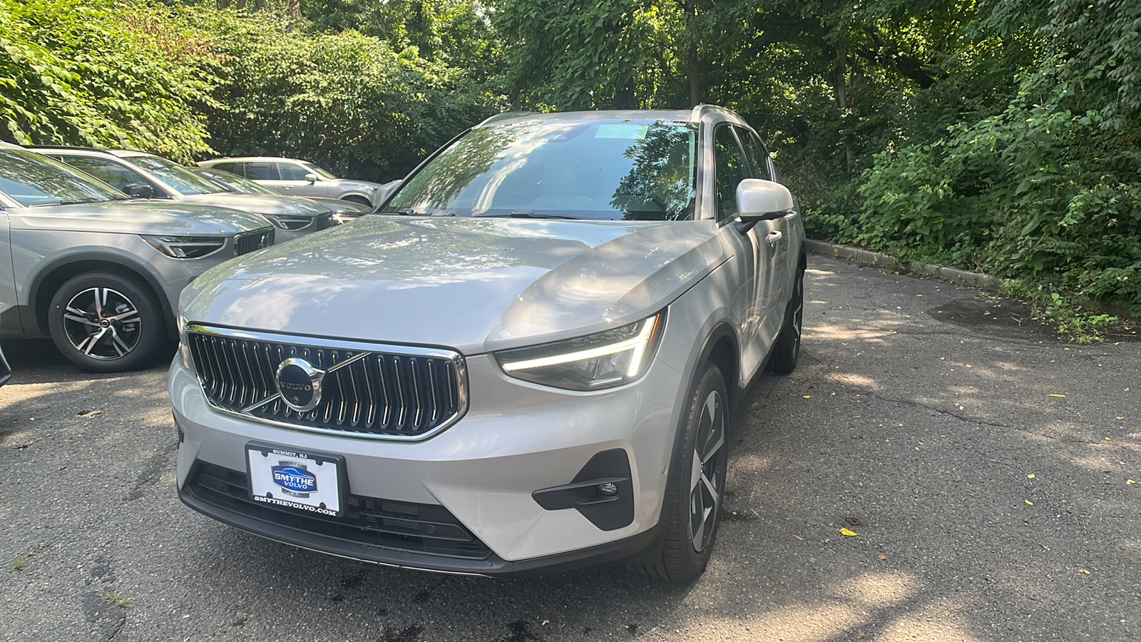 2025 Volvo XC40 B5 Plus Bright Theme 1