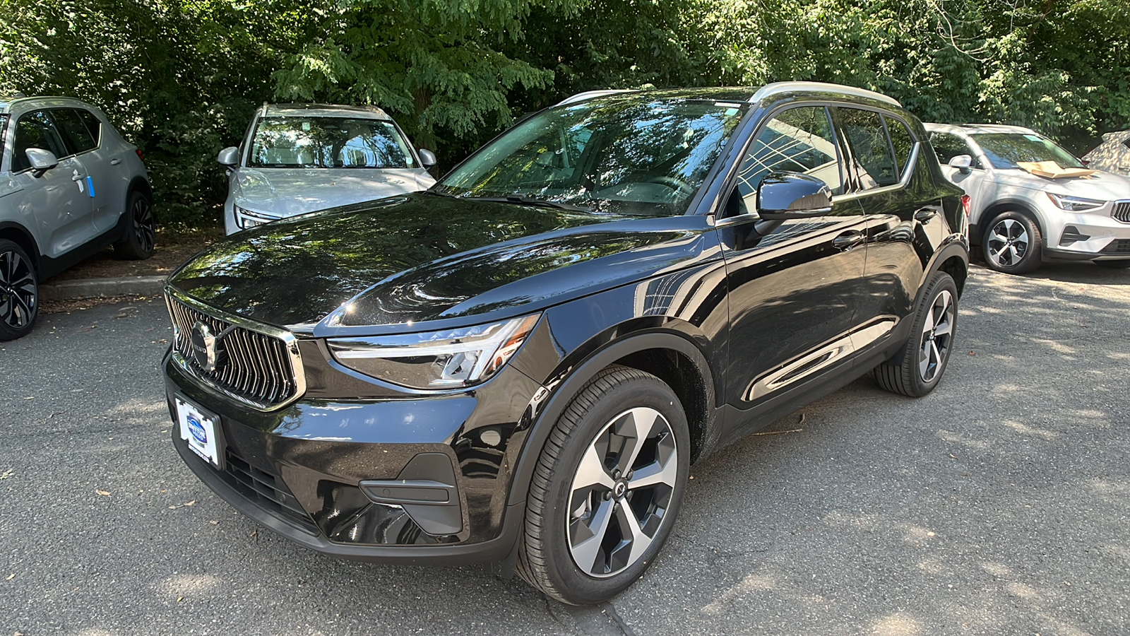 2025 Volvo XC40 B5 Core 1