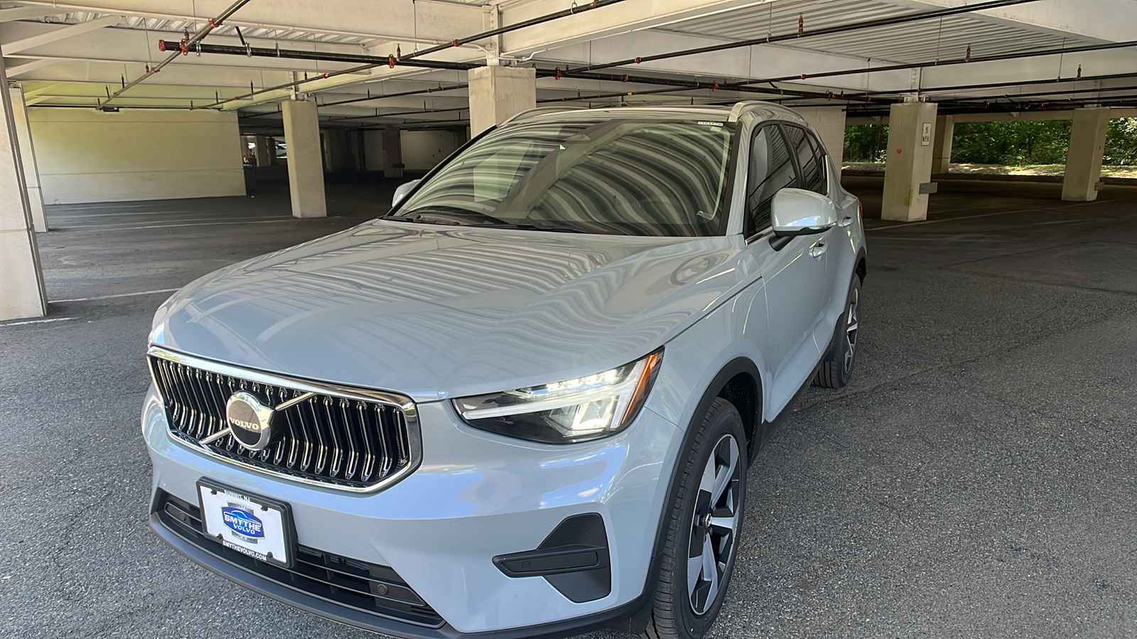 2025 Volvo XC40 B5 Core 1