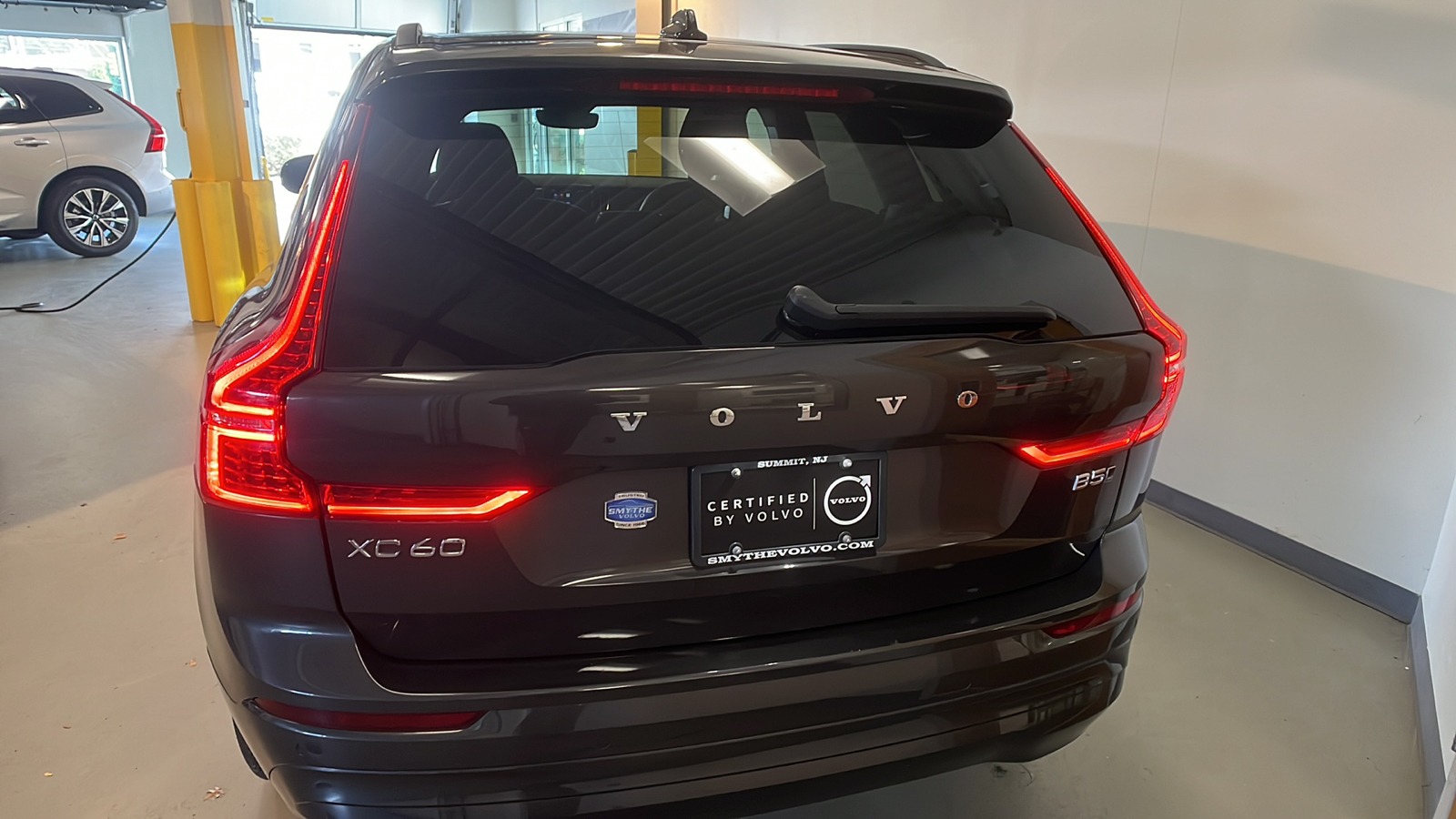 2022 Volvo XC60 B5 Momentum 4