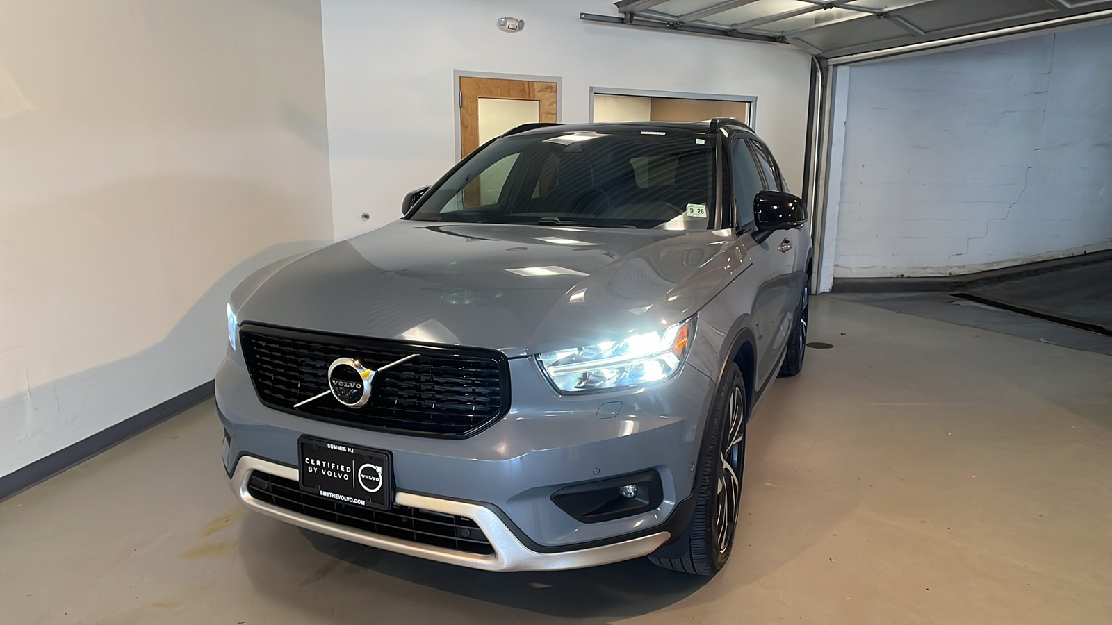 2021 Volvo XC40 R-Design 1