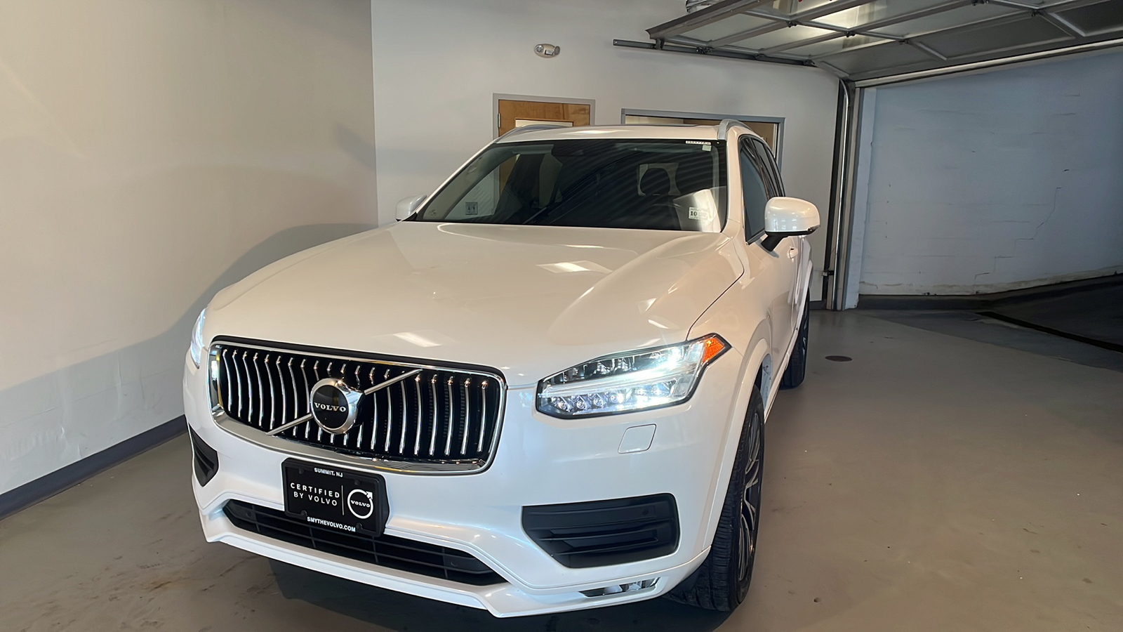 2022 Volvo XC90 T6 Momentum 1