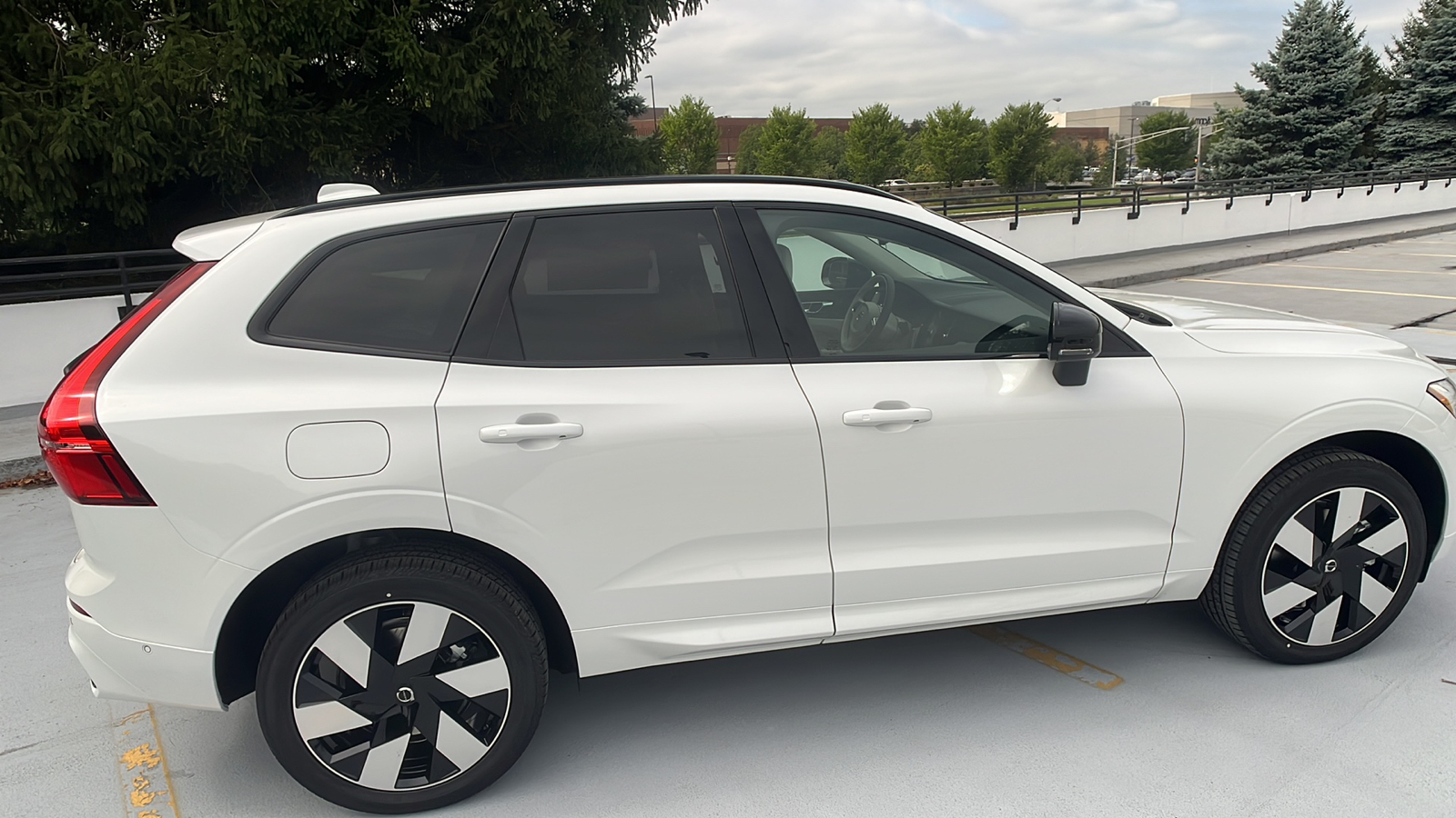 2025 Volvo XC60 Plug-In Hybrid T8 Plus 7