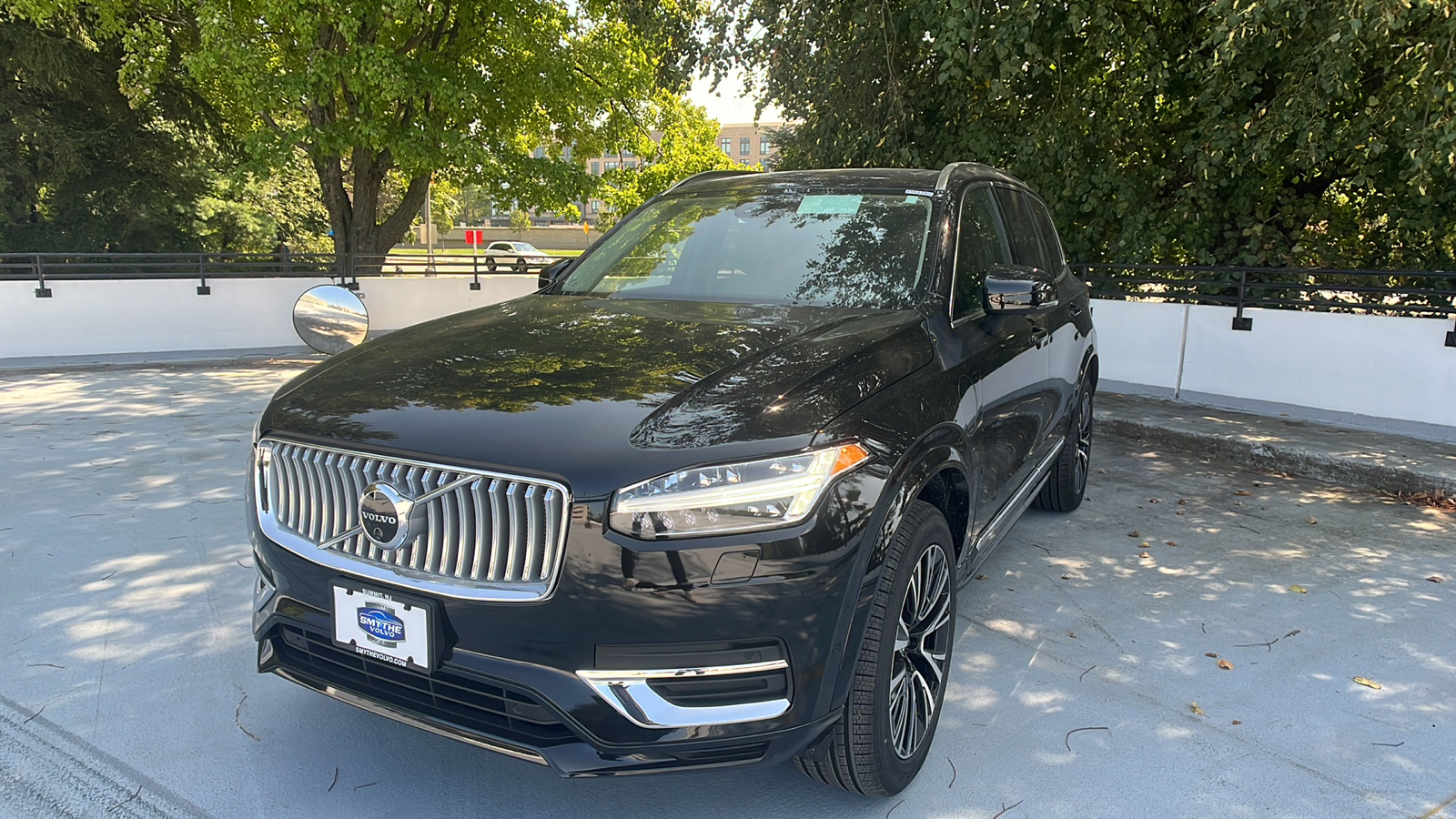 2025 Volvo XC90 Plug-In Hybrid T8 Plus 1