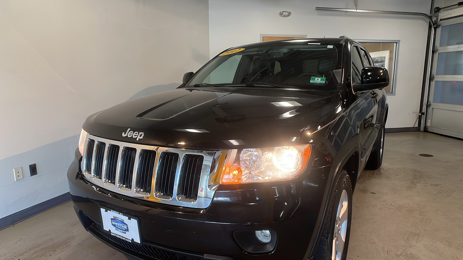 2012 Jeep Grand Cherokee Laredo 1