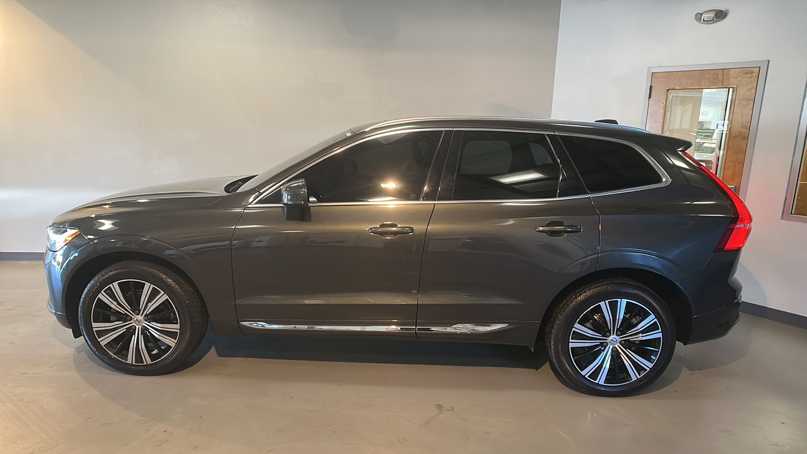 2022 Volvo XC60 B5 Inscription 2