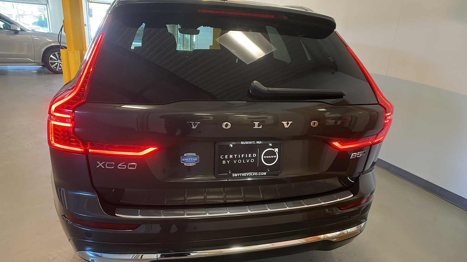 2022 Volvo XC60 B5 Inscription 4