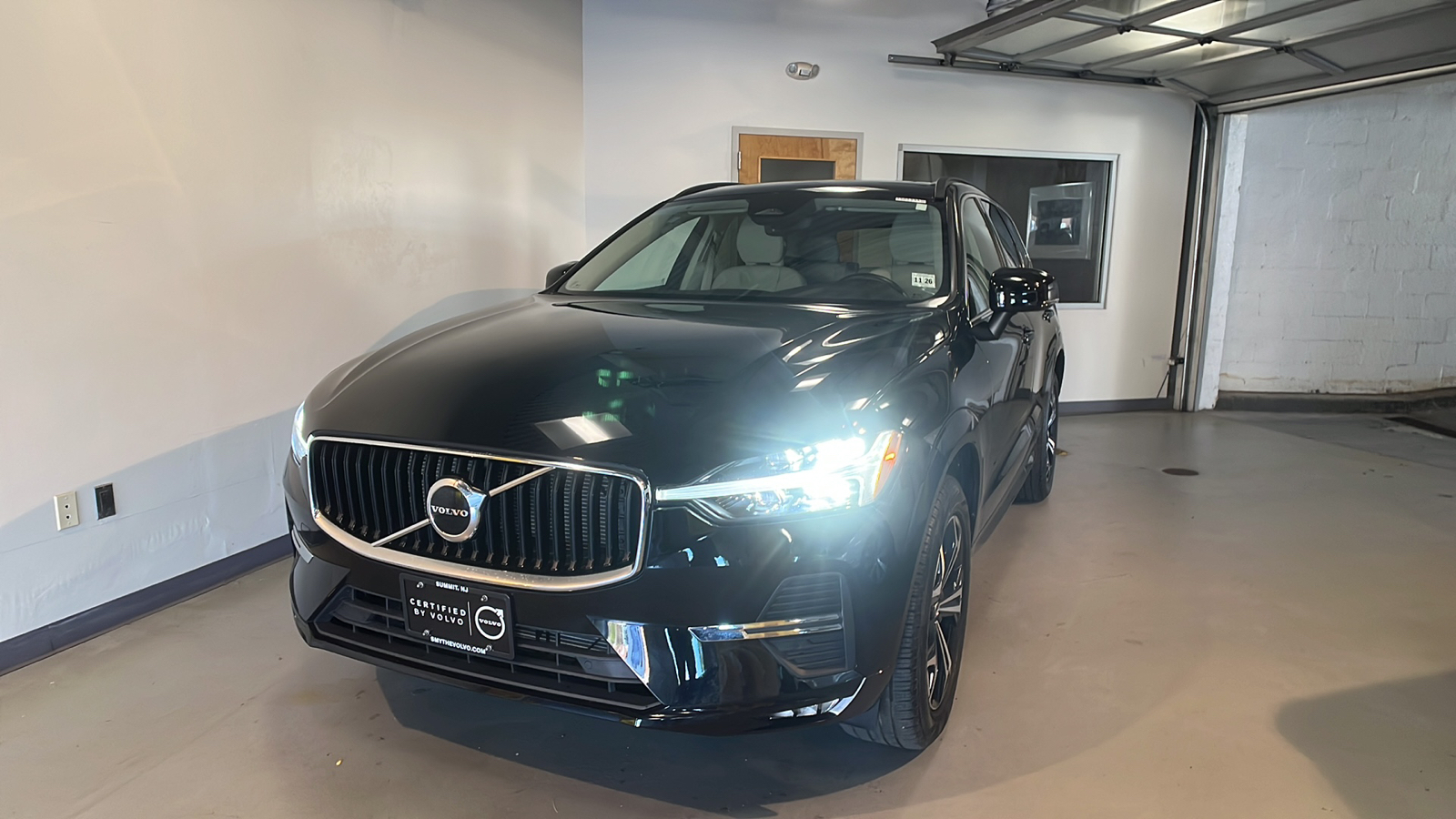 2022 Volvo XC60 B5 Momentum 1