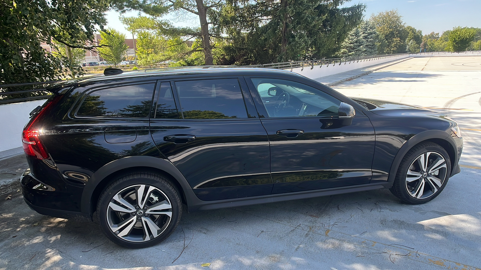 2025 Volvo V60 Cross Country B5 Plus 7