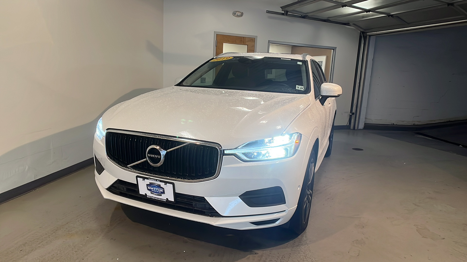 2019 Volvo XC60 T5 Momentum 1