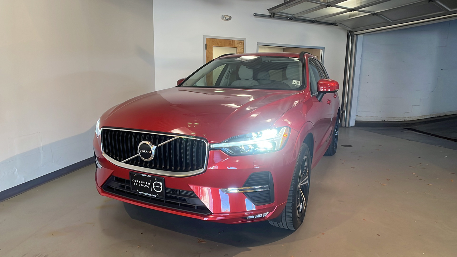 2022 Volvo XC60 B5 Momentum 1