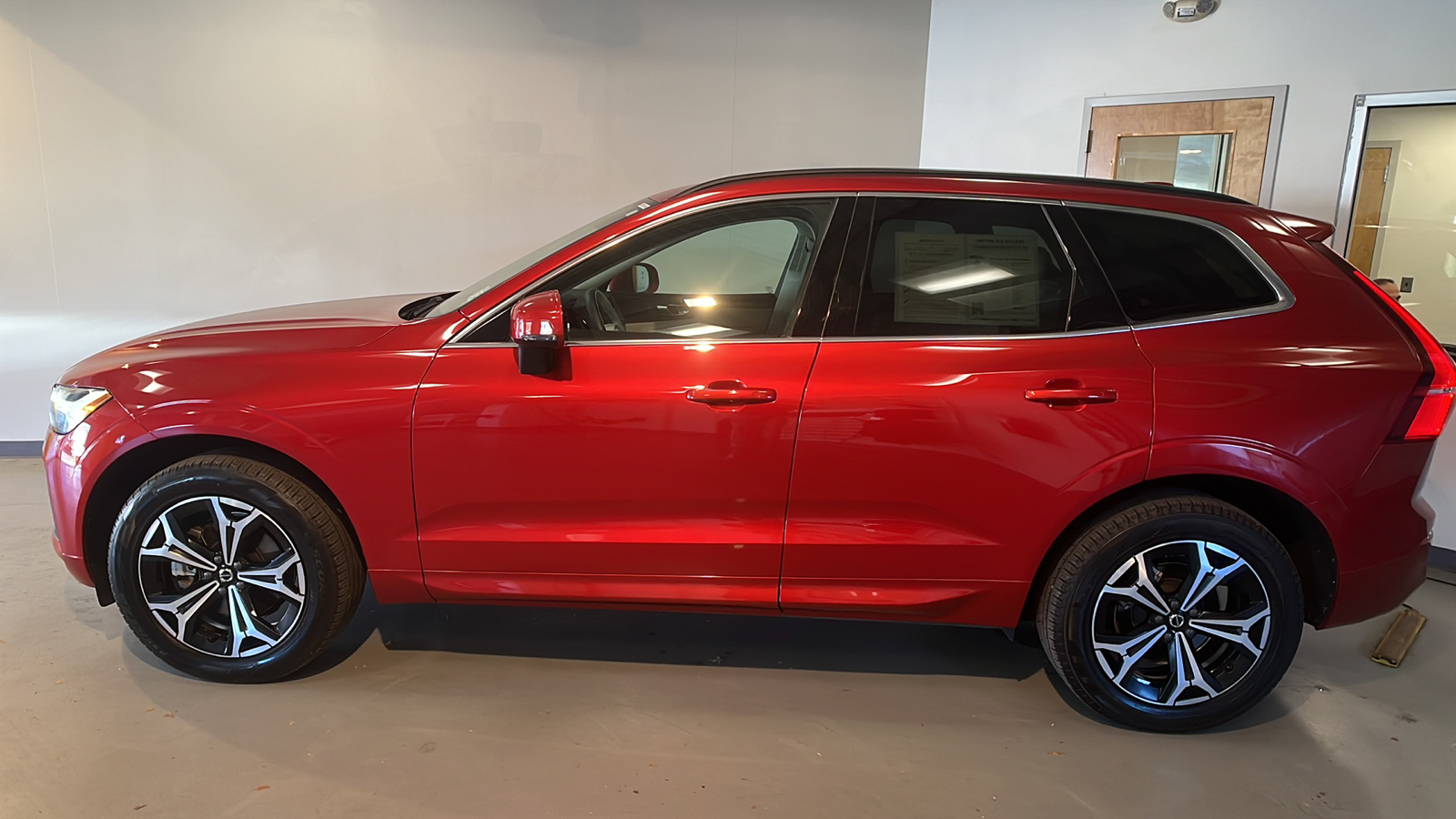 2022 Volvo XC60 B5 Momentum 2