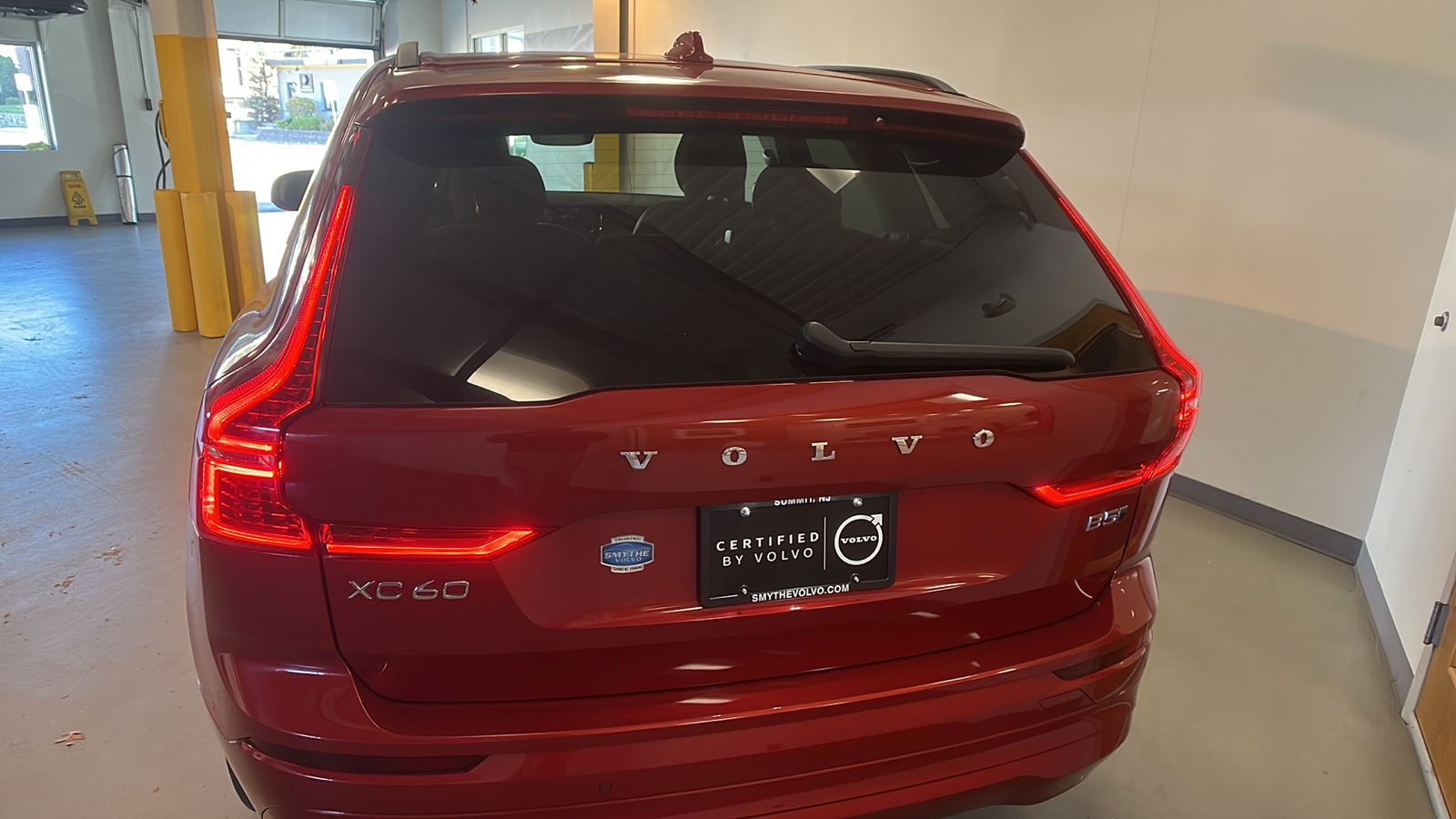 2022 Volvo XC60 B5 Momentum 4