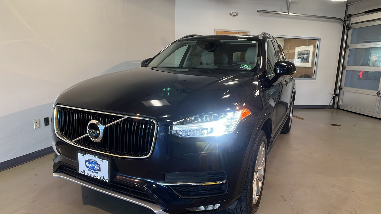 2016 Volvo XC90 T6 Momentum 1