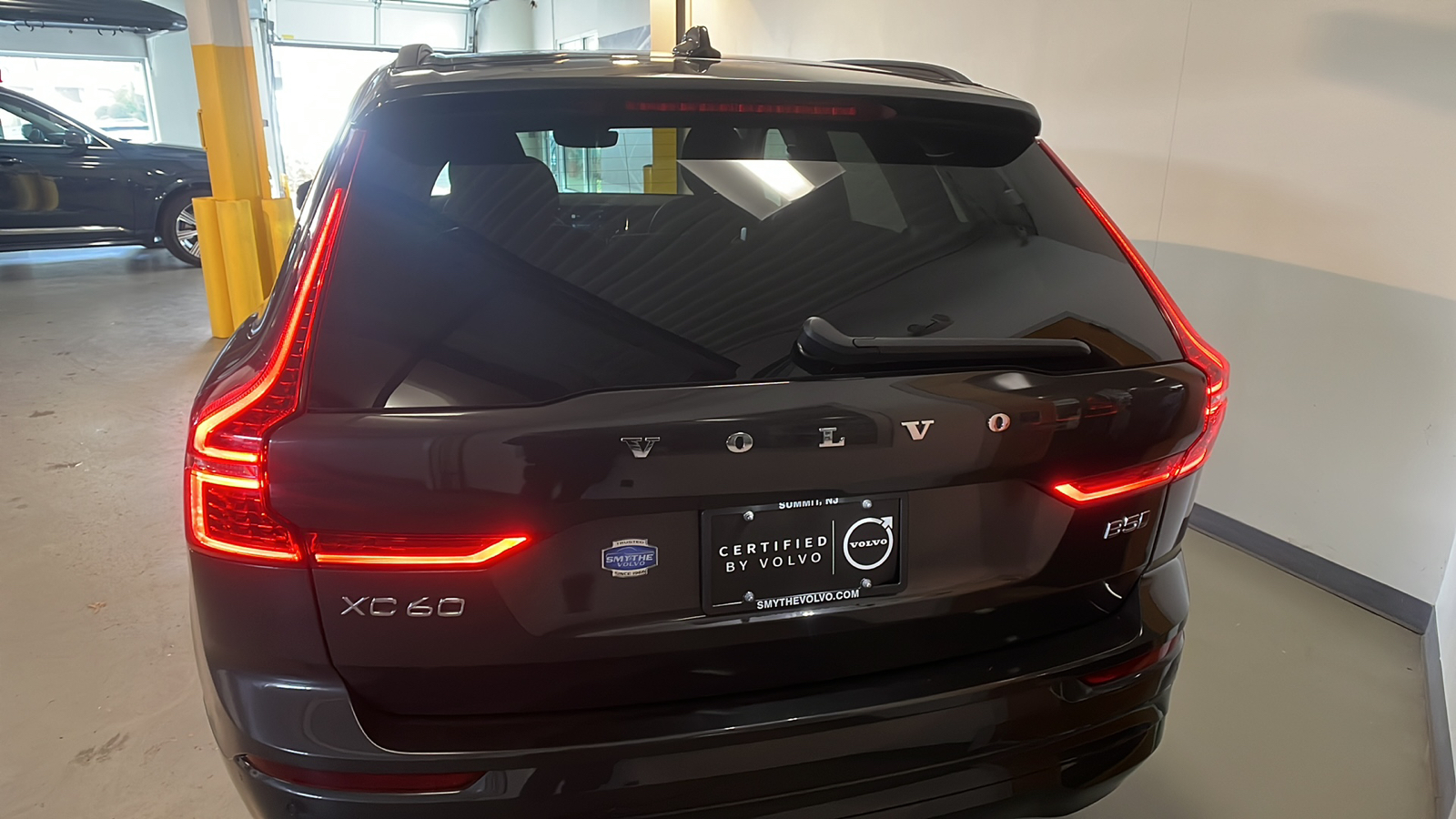 2022 Volvo XC60 B5 Momentum 4