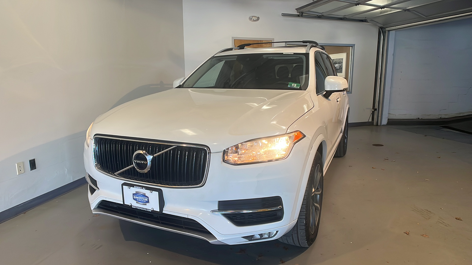 2016 Volvo XC90 T6 Momentum 1