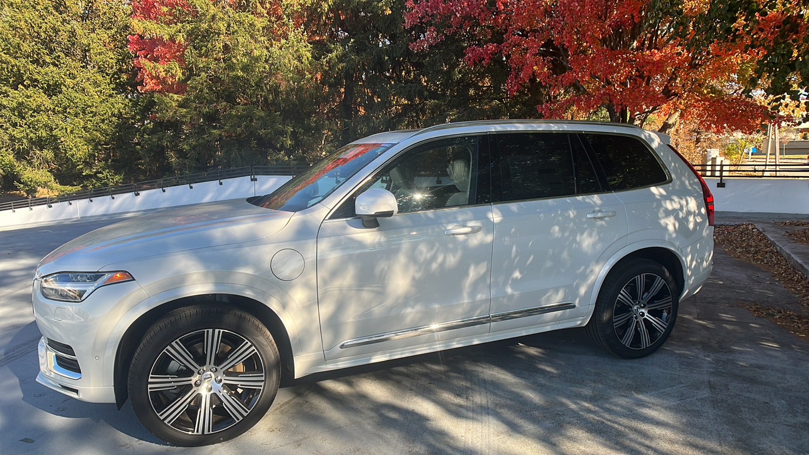 2025 Volvo XC90 Plug-In Hybrid T8 Plus 2