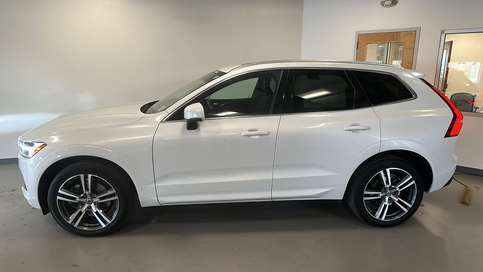 2021 Volvo XC60 T6 Momentum 2