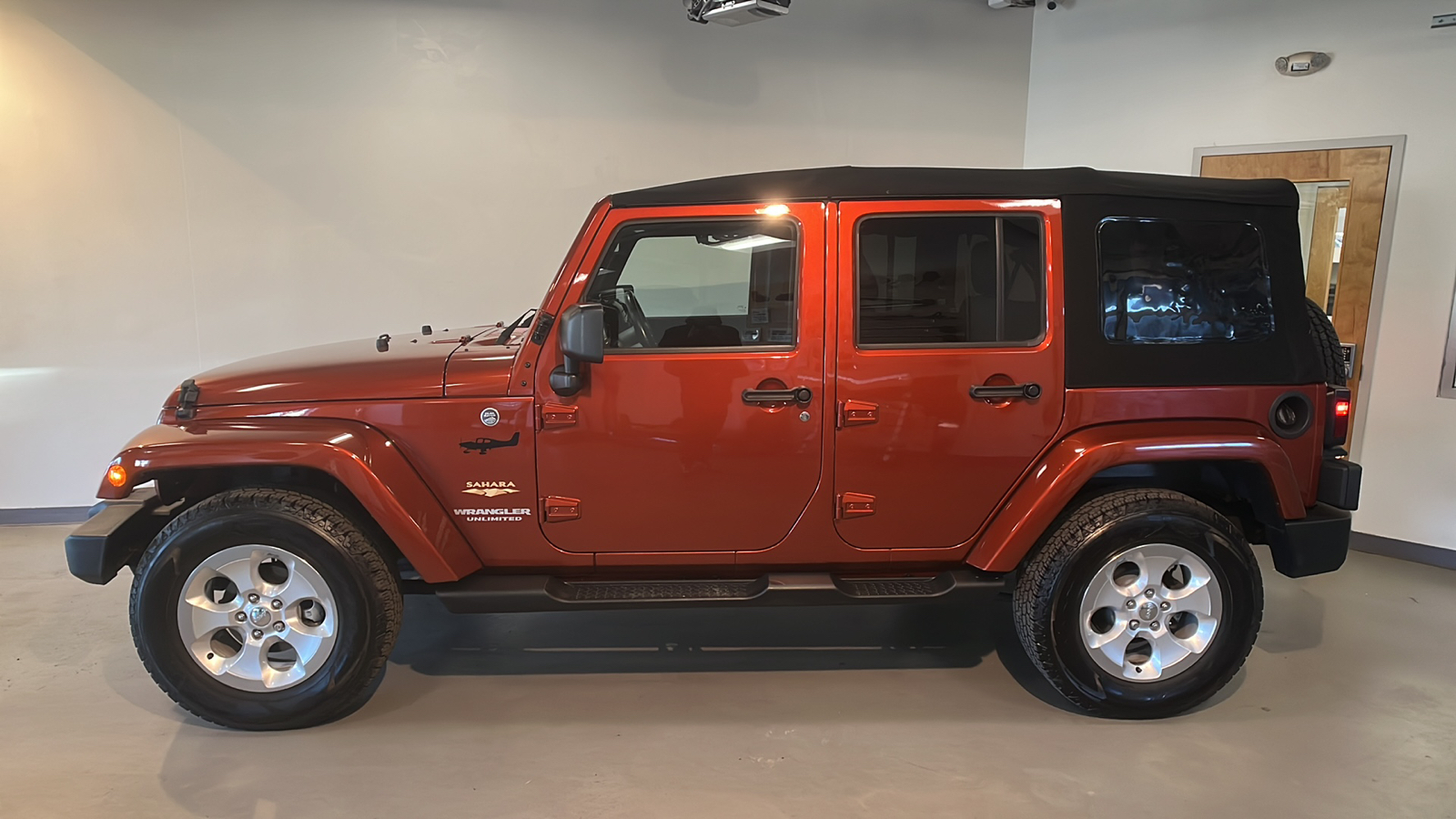 2014 Jeep Wrangler Unlimited Sahara 2