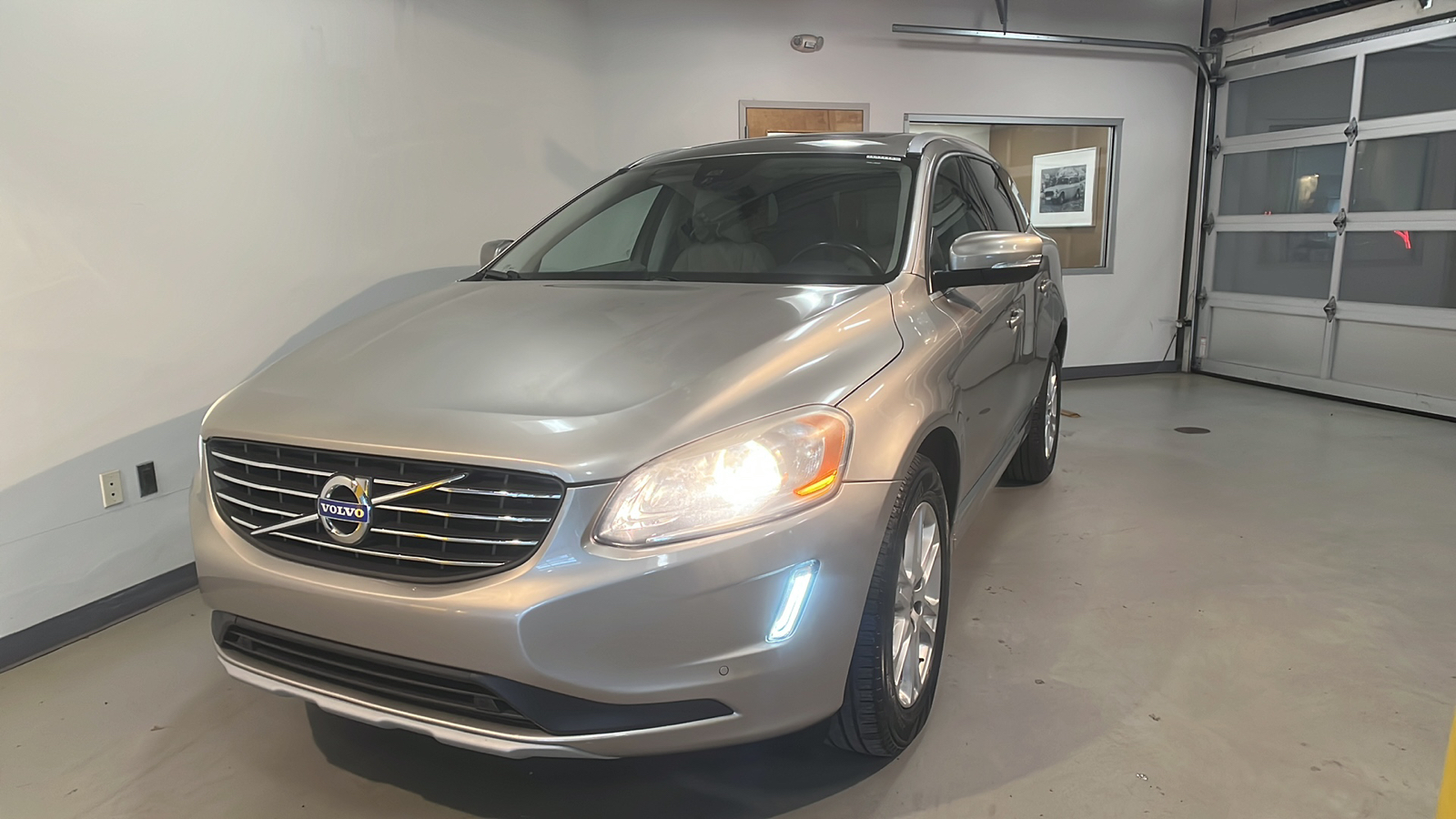 2016 Volvo XC60 T5 Drive-E Premier 1