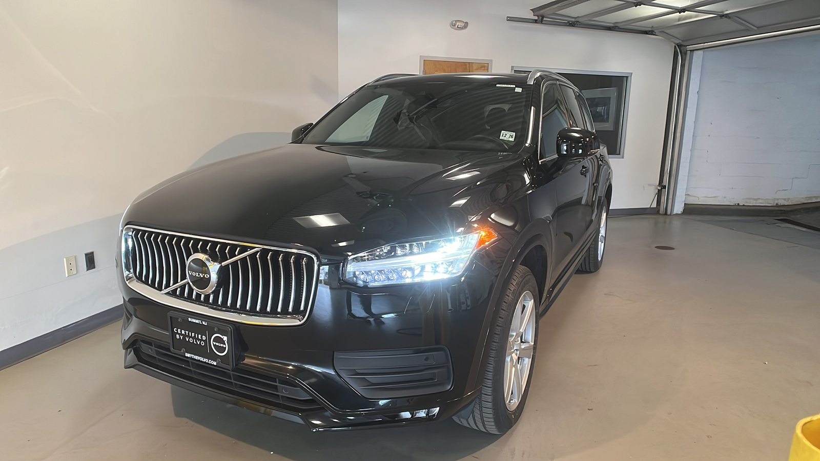 2022 Volvo XC90 T6 Momentum 1