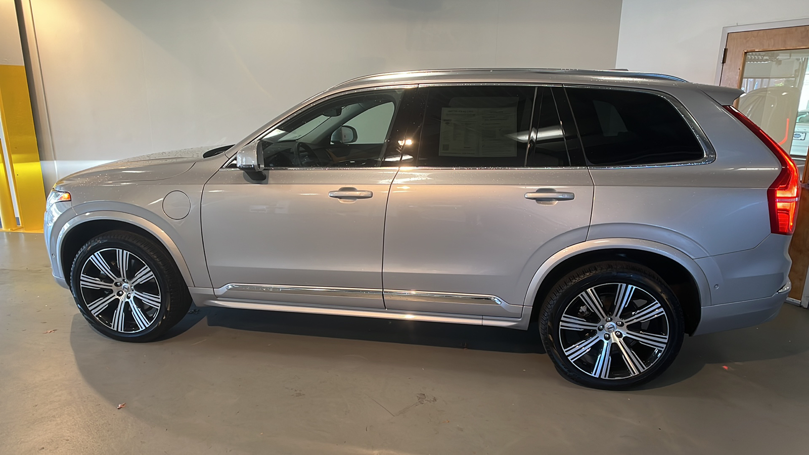 2023 Volvo XC90 Recharge  2