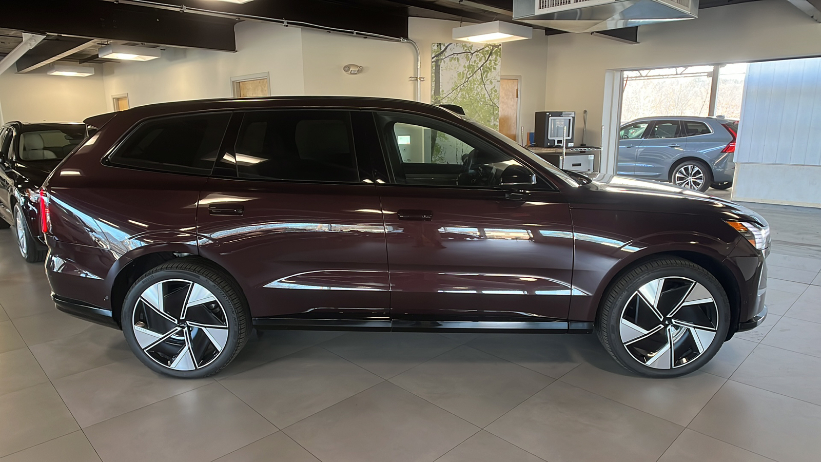 2025 Volvo EX90  2