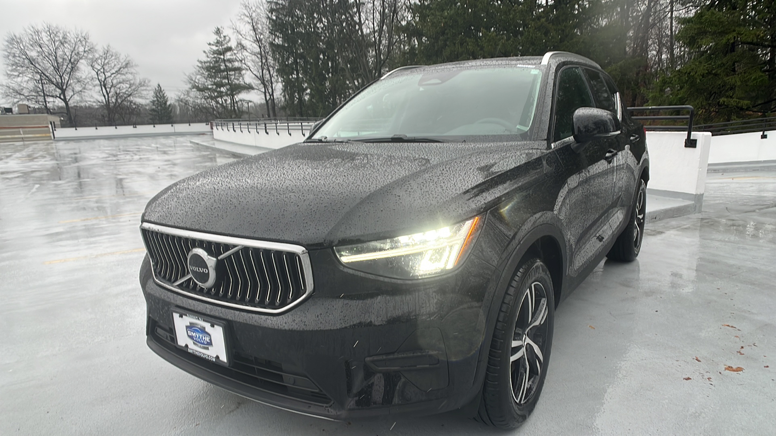 2025 Volvo XC40 B5 Core 1