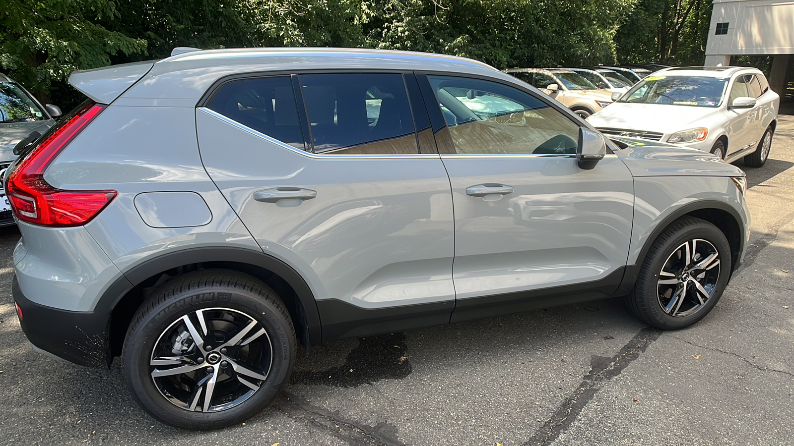 2025 Volvo XC40 B5 Core 7