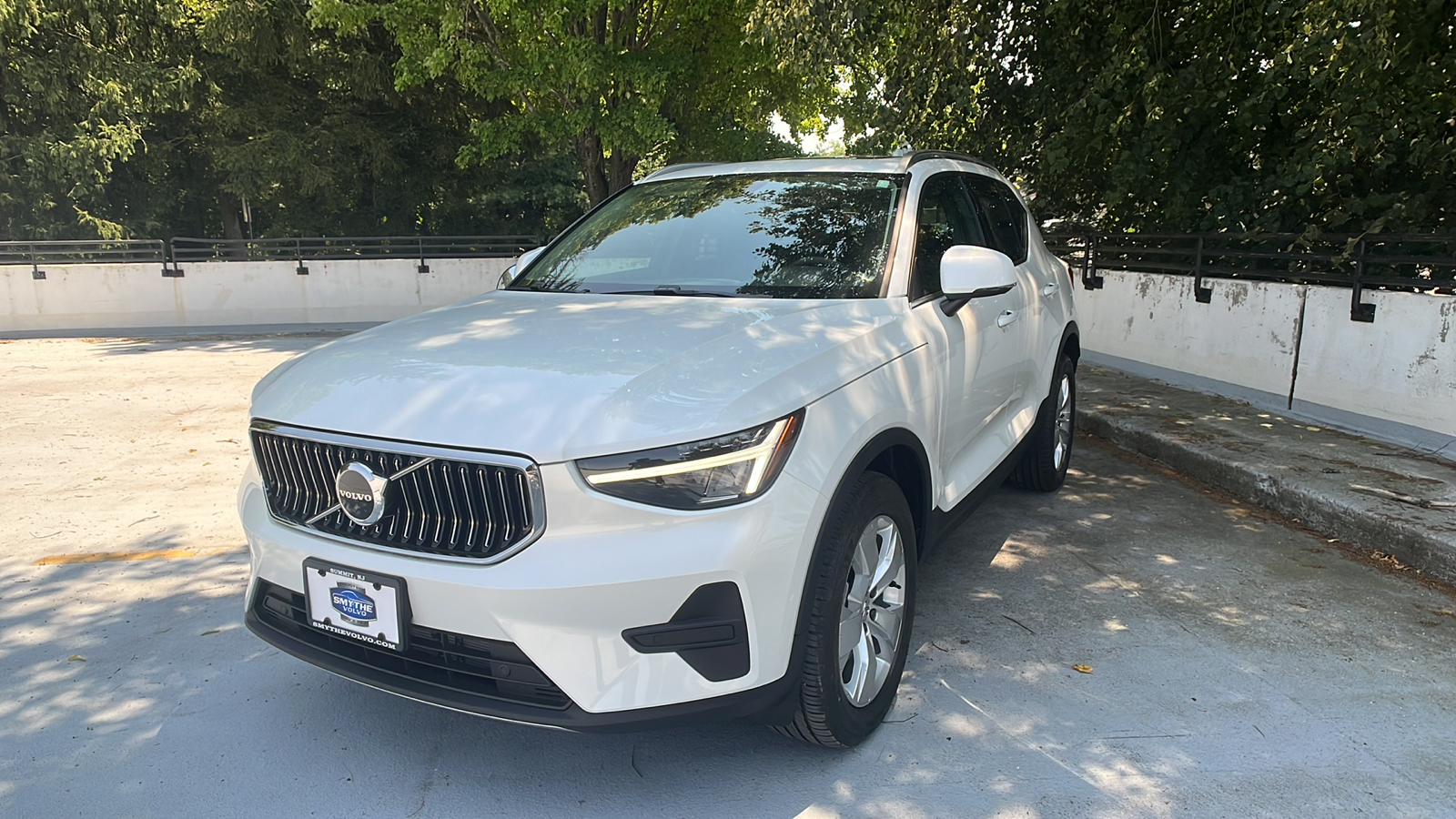 2025 Volvo XC40 B5 Core 1