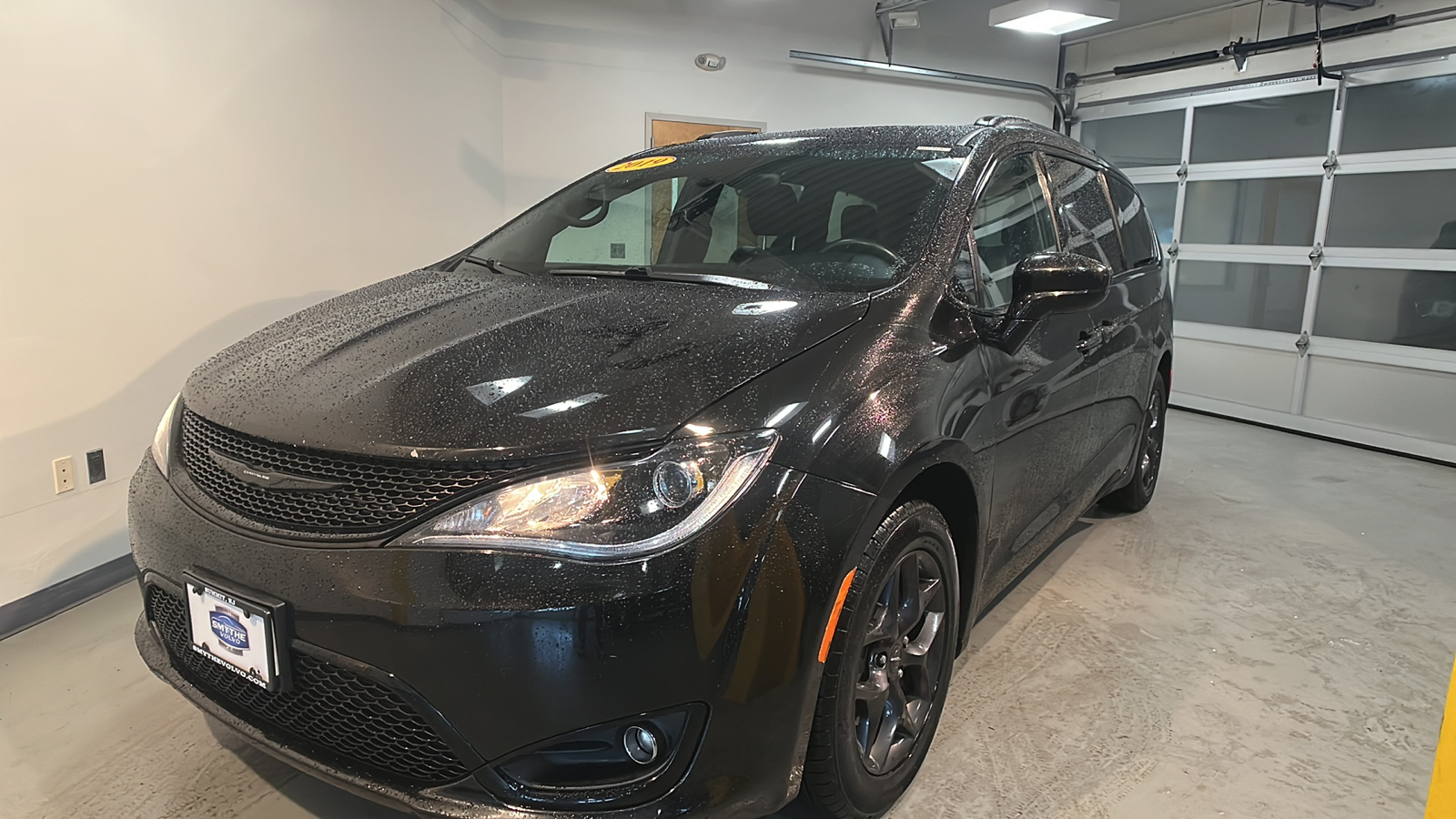 2019 Chrysler Pacifica Touring L 1