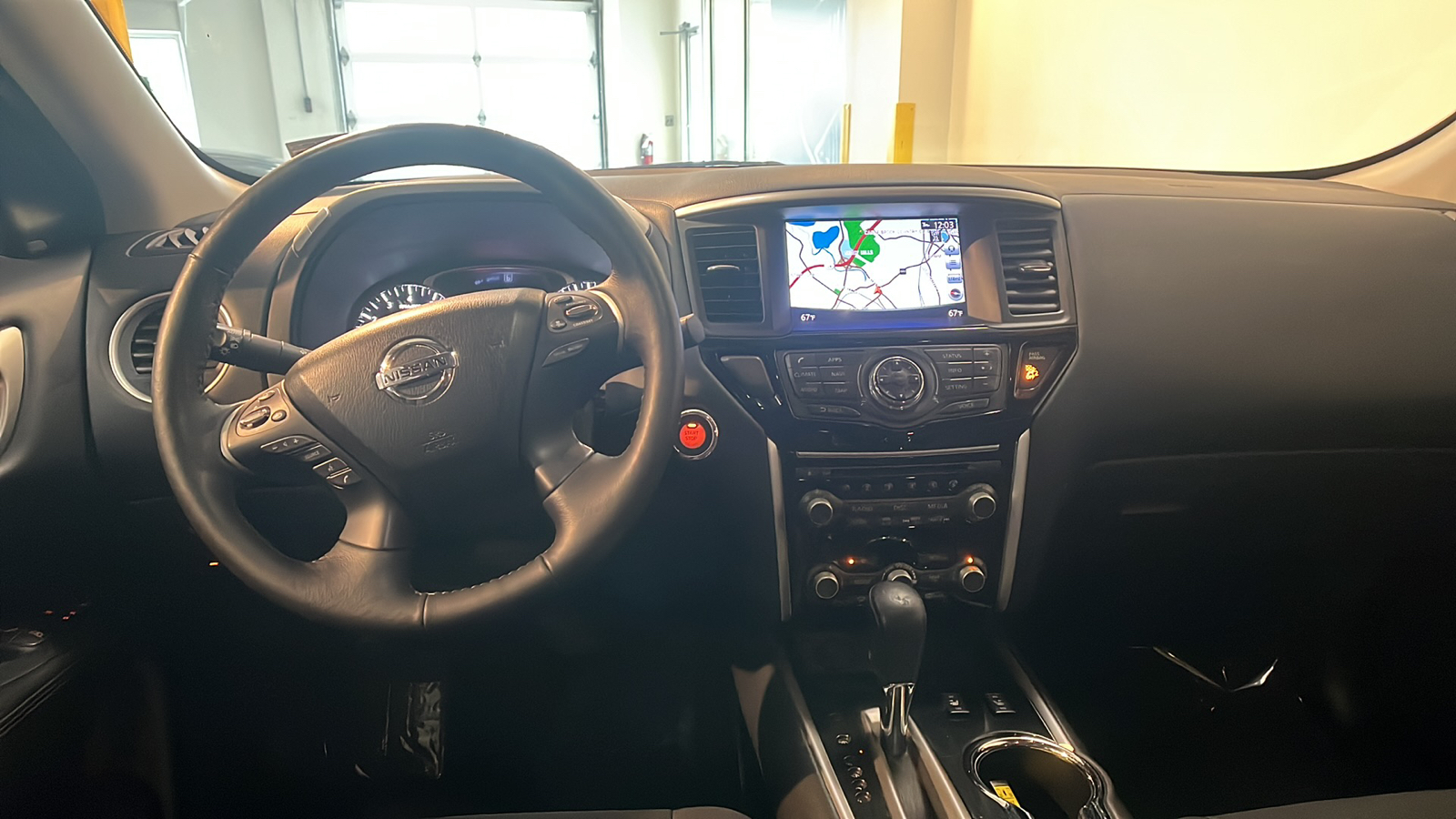 2019 Nissan Pathfinder SV 11