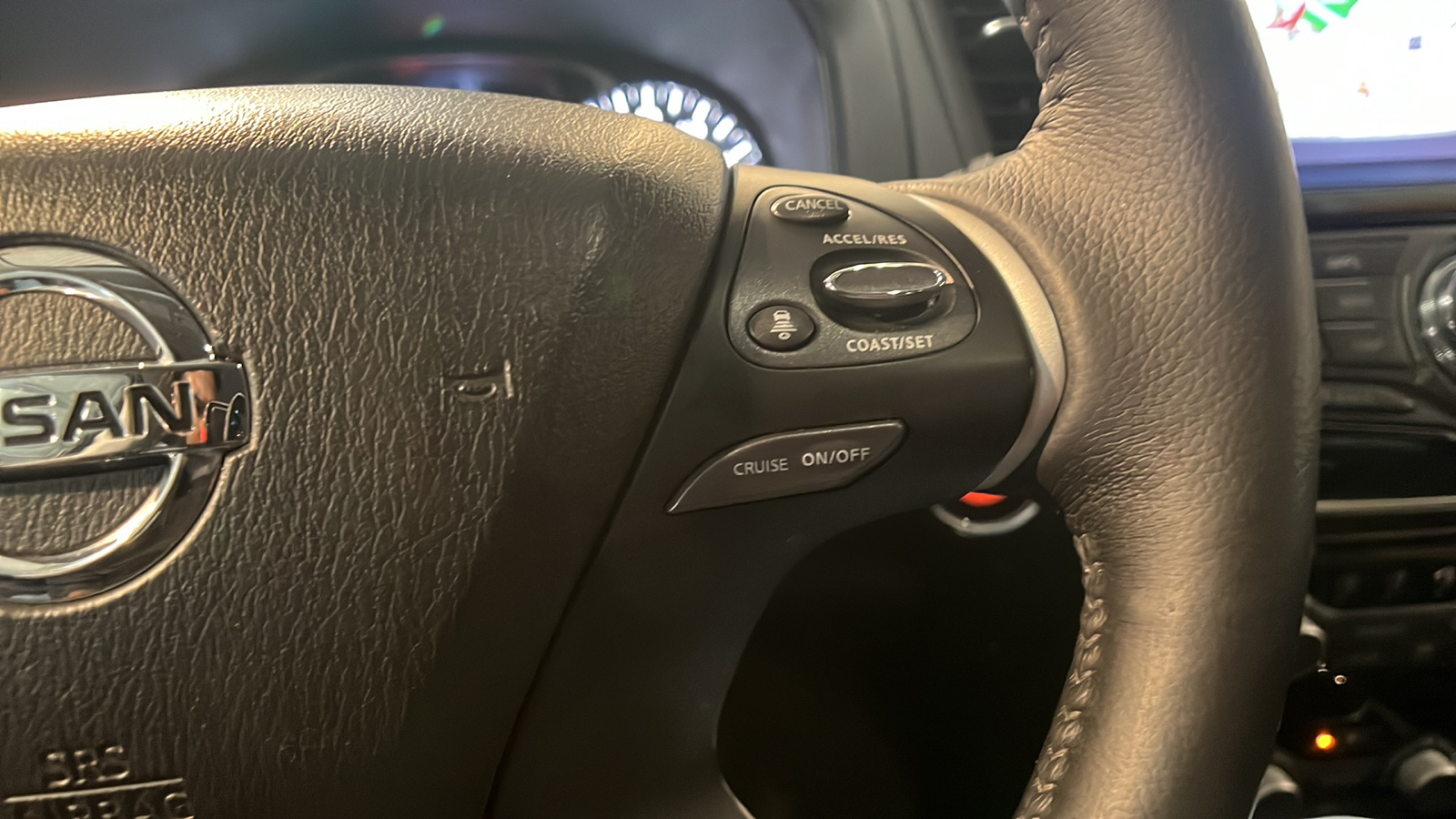 2019 Nissan Pathfinder SV 17
