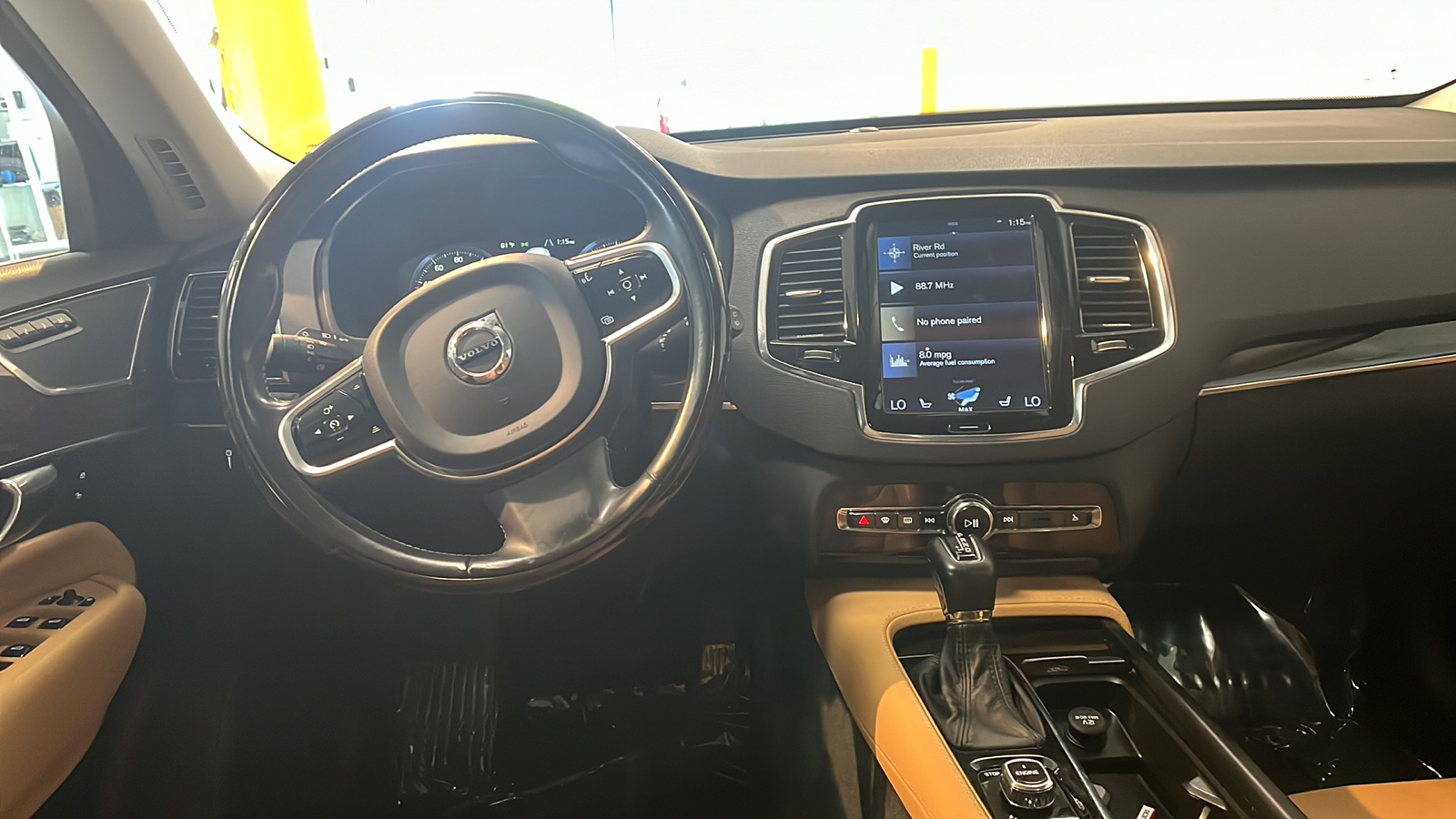 2016 Volvo XC90 T6 Momentum 11