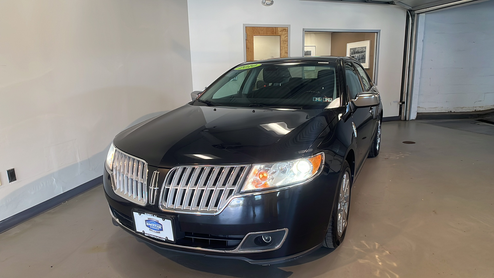 2010 Lincoln MKZ Base 1