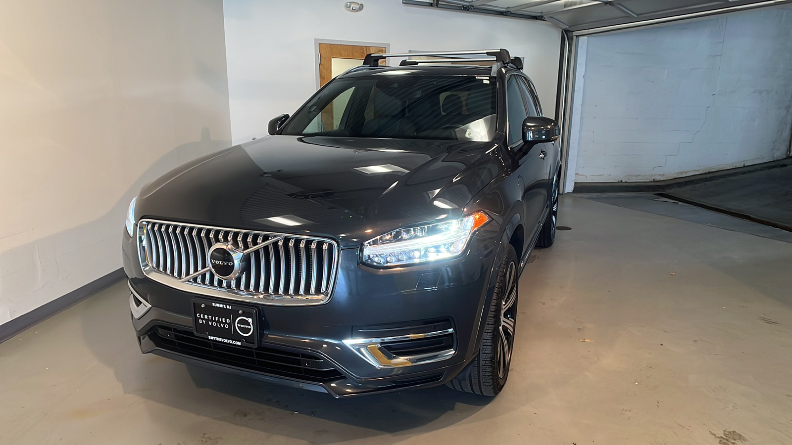 2021 Volvo XC90 Recharge Plug-In Hybrid T8 Inscription 7 Passenger 1